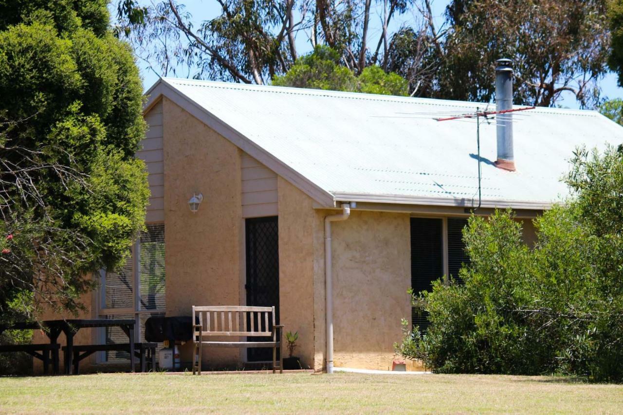 Bells Beach Cottages Bellbrae Extérieur photo